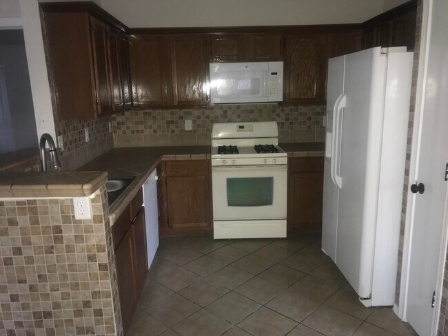 Building Photo - 12720 Lorenzo Frias Ct