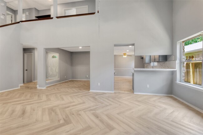 Building Photo - 619 Leicester Ln