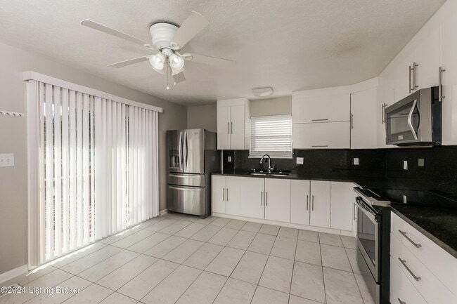 Building Photo - 11301 Ashbrooke Gardens Dr