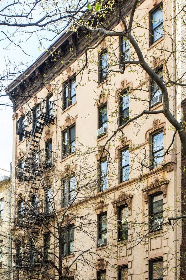 Building Photo - 402 East 78th St