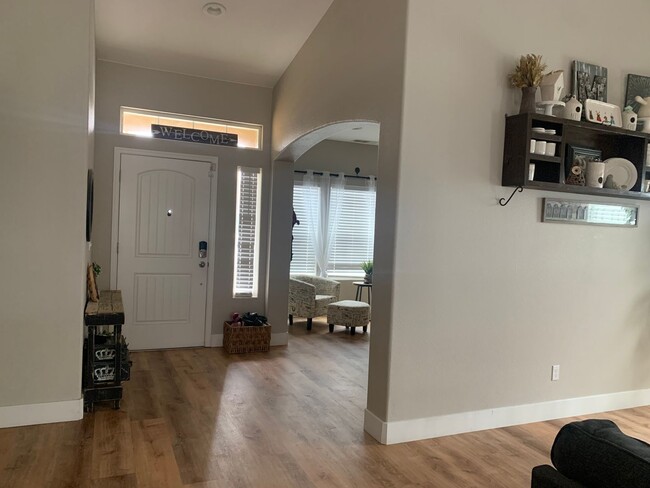 Building Photo - 4 Bedroom 2.5 Bath ready soon