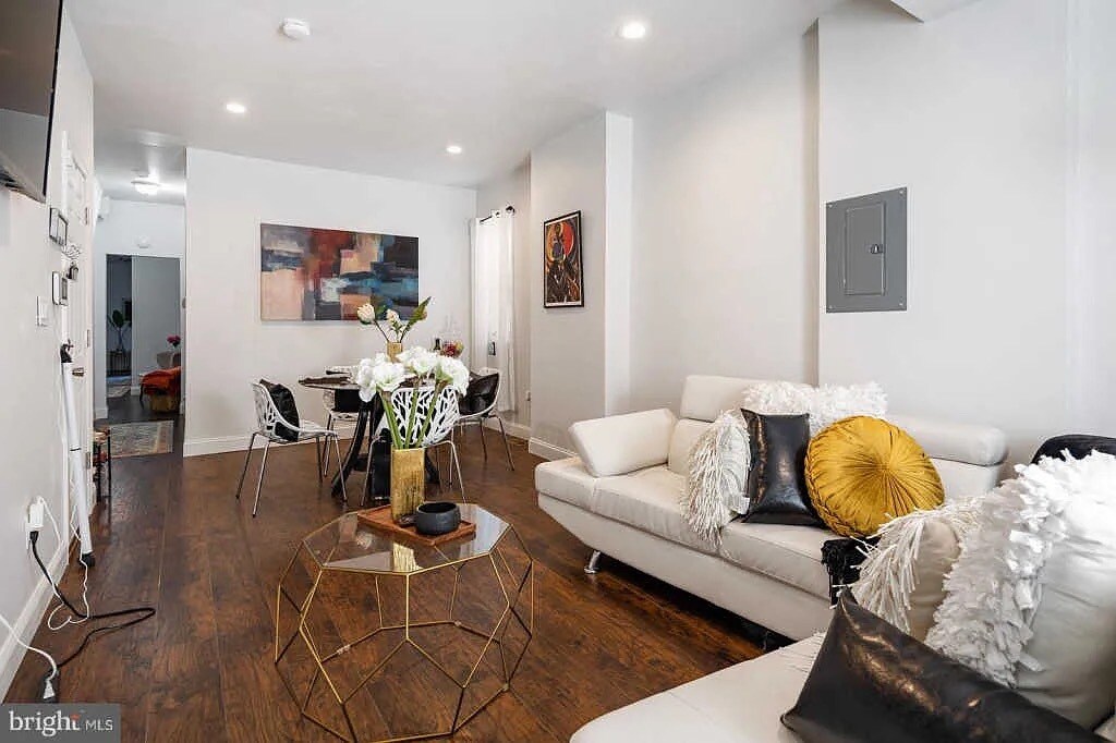 Living Room - 855 E Locust Ave