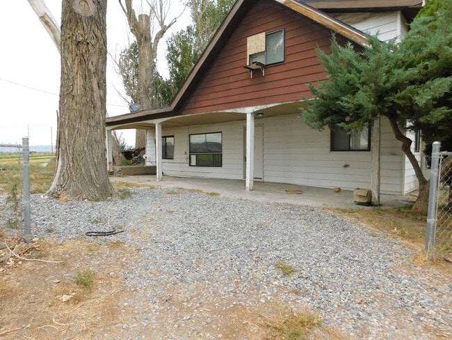 Building Photo - Country Living in Fruita