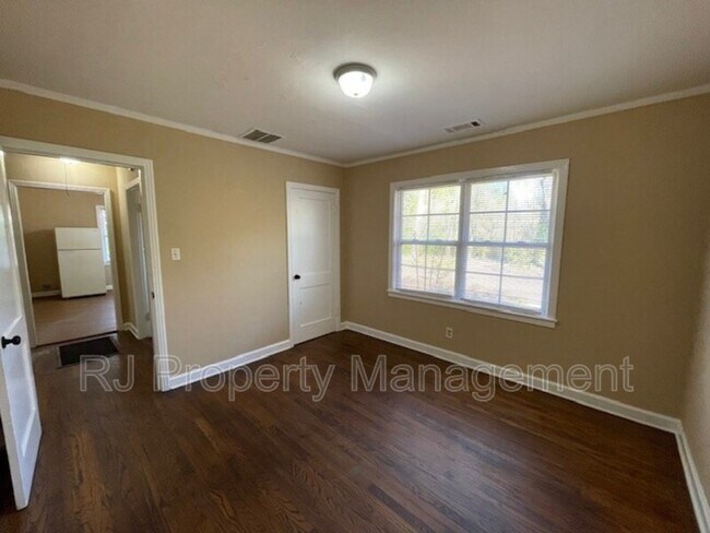 Building Photo - 3542 Millington Rd