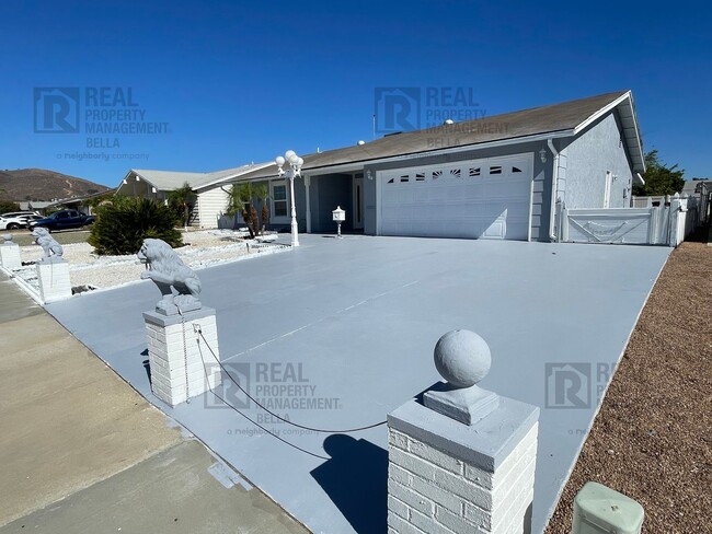 Building Photo - 55+ Community Gem: Open Floor Plan, Large Backyard & Clubhouse Amenities