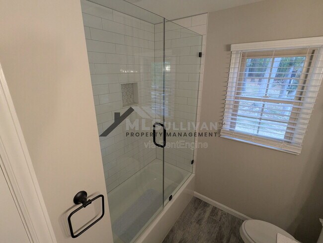 Building Photo - 6226 Dello St