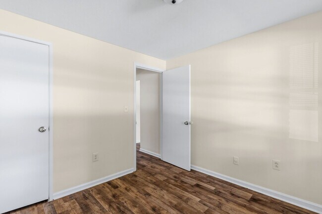 Building Photo - 1707 Valley Forge Way