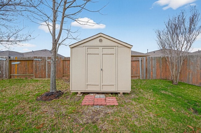 Building Photo - 22522 Fosters Park Ct