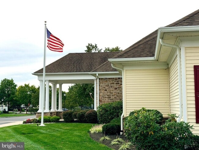 Building Photo - 37 Murano Dr