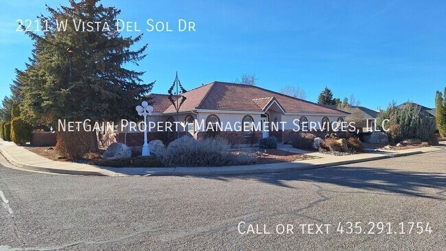 Building Photo - 2211 W Vista Del Sol Dr