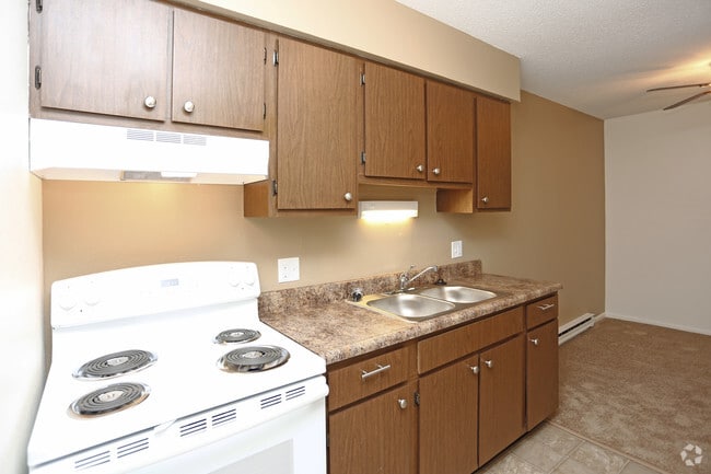 2BR, 1BA - 740 SF - Kensington Place Apartments