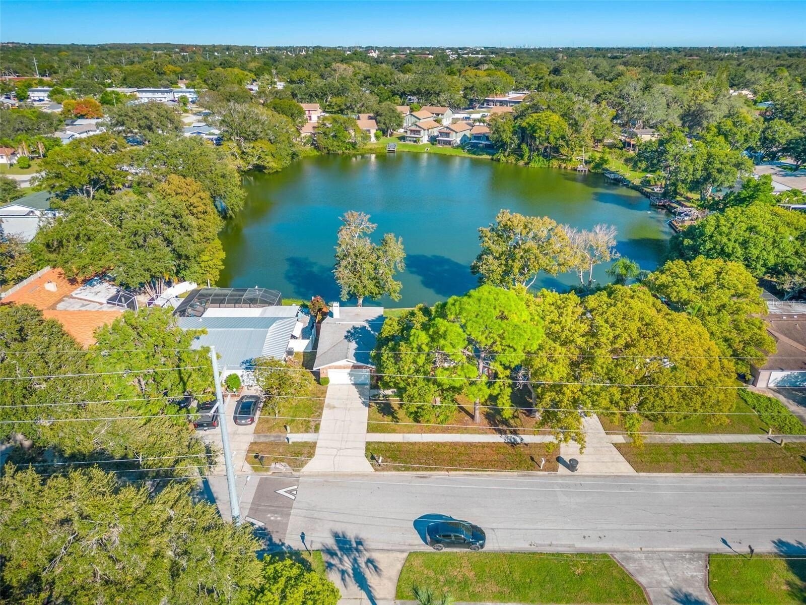 House on fresh water lake - 2125 Beecher Rd