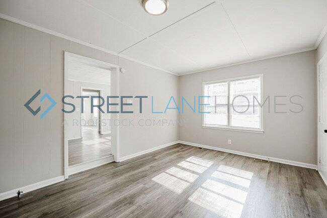 Building Photo - Charming 4 Bedroom in Lanett!