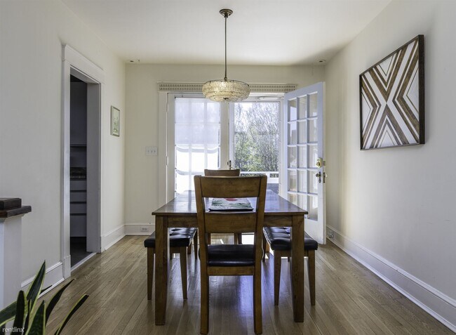 Building Photo - 2 br, 2.5 bath Duplex - 318 27th Street Sa...