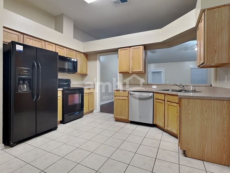 Building Photo - 96014 Sea Winds Dr