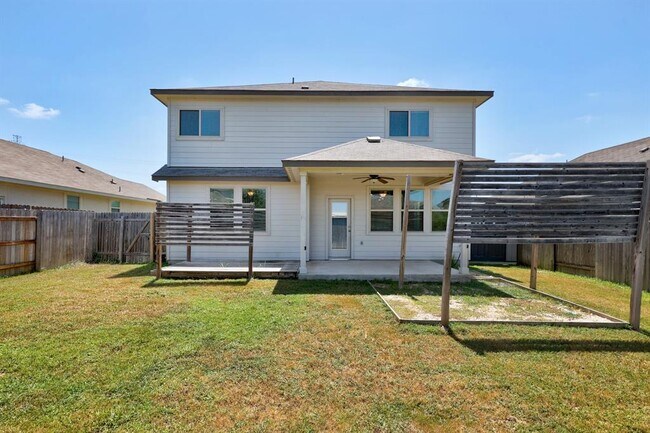 Building Photo - 19004 Quebrada Dr