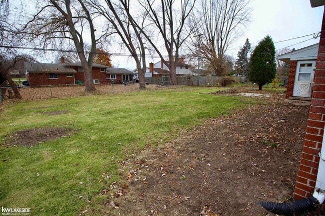 Building Photo - 18672 Beatrice St