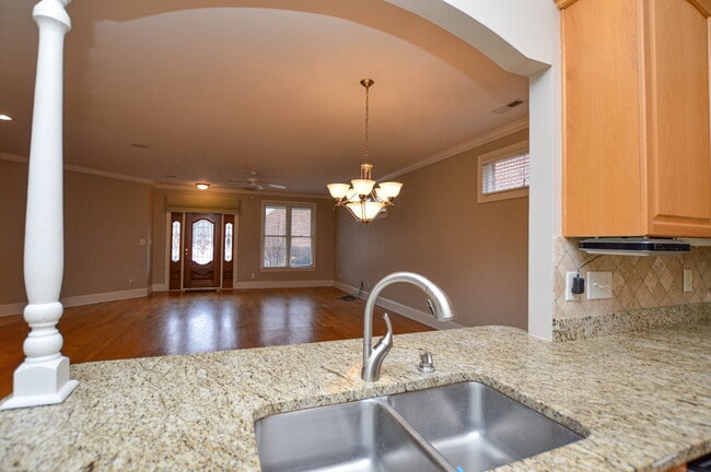 Building Photo - 986 Blakeley Walk