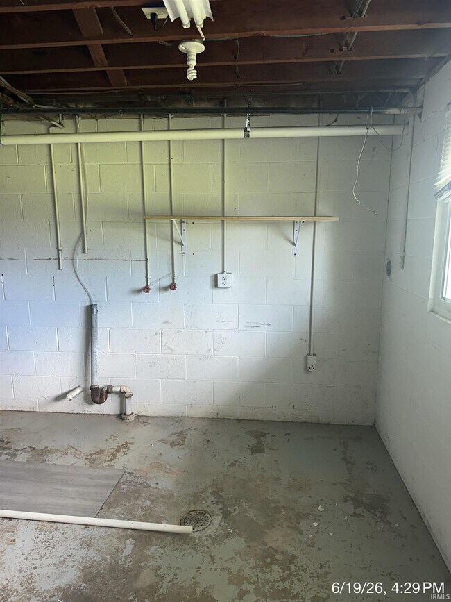 Building Photo - 3235 Schilling St