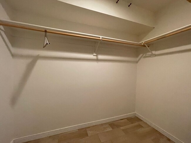 Building Photo - 663 Bishops Lodge Rd