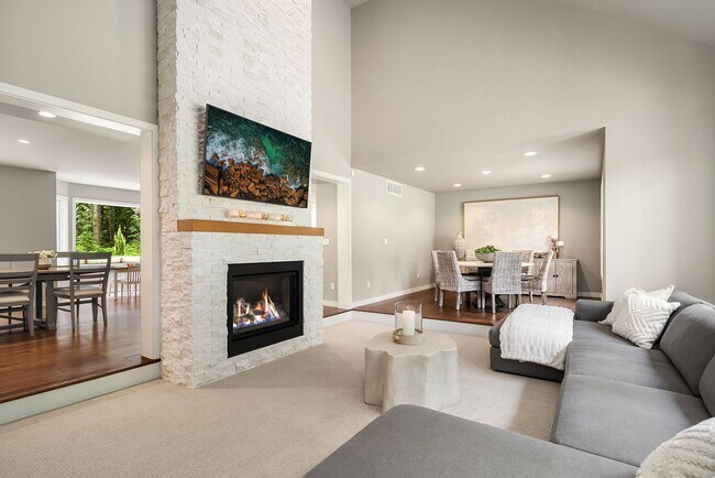 Building Photo - Furnished Redmond Home | Short-Term 3–6 Month Lease | Avail Now!