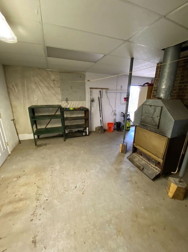 Building Photo - 2 Bed 2 Bath Home in Whites Creek. 20 minu...