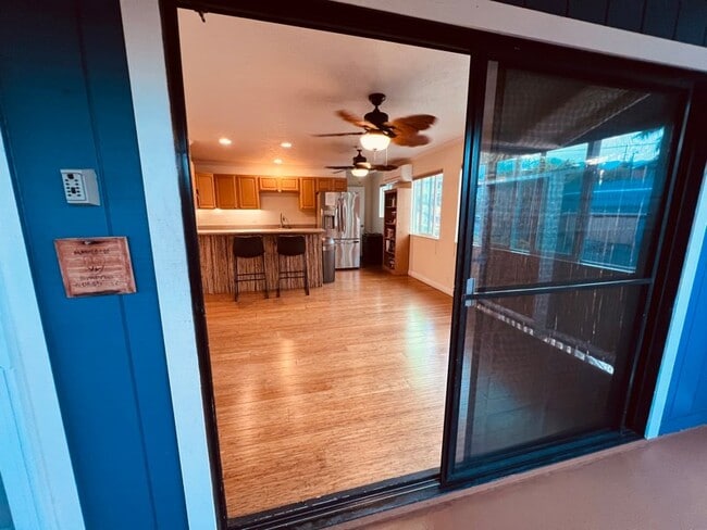 Building Photo - 293 Alaume St