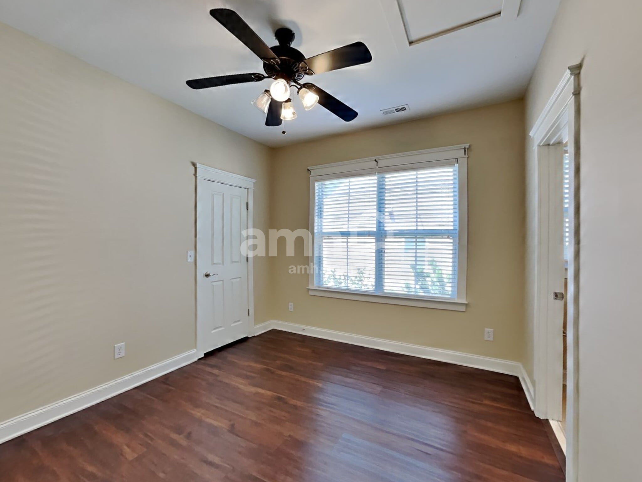 Building Photo - 155 Water Oak Dr