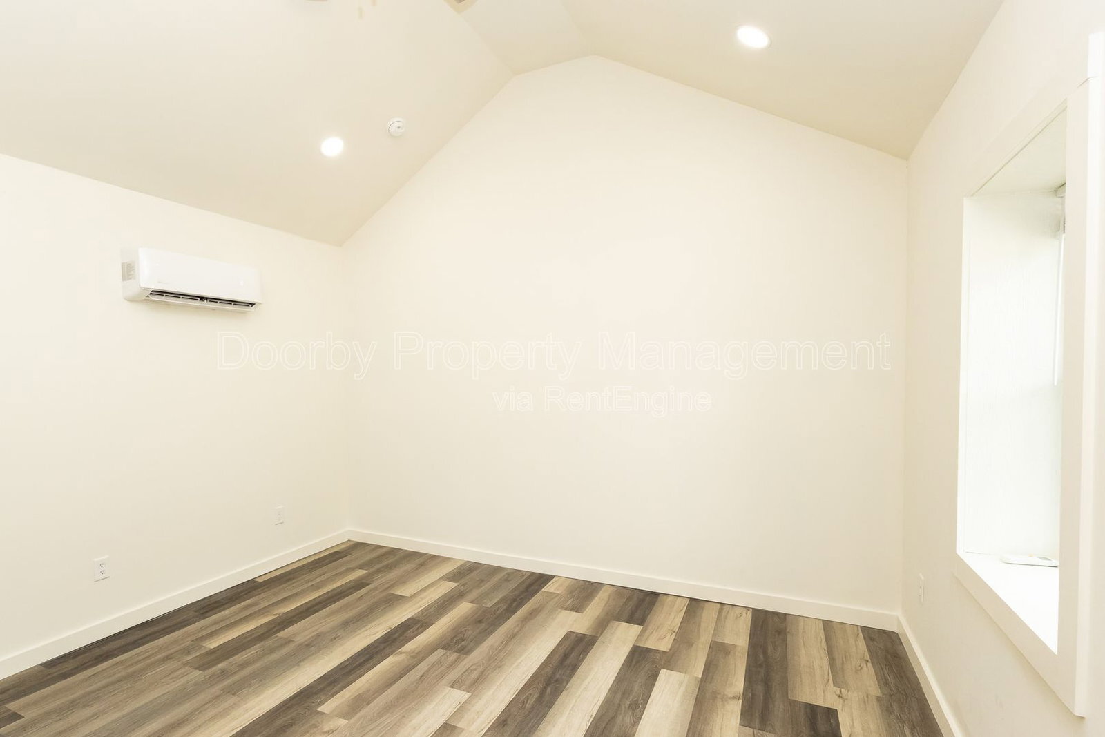 Building Photo - 5640 US-41