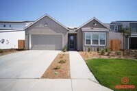 Building Photo - Beautiful New Home Off Gosford and McCutchen!