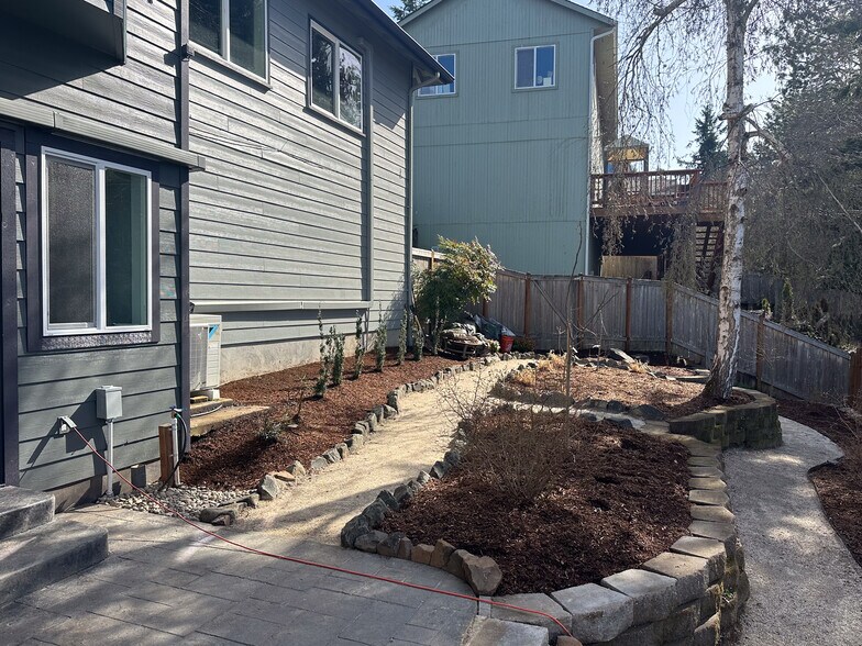 Garden area - 2508 Park Forest Dr