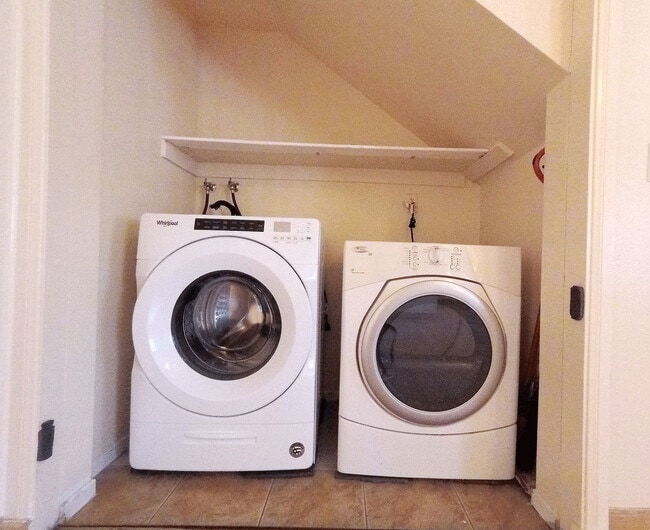 Building Photo - 5646 La Mirada Ave