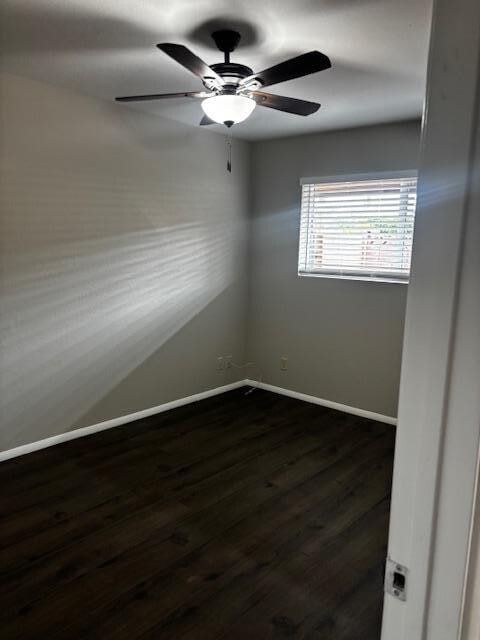 Building Photo - 4819 E Cambridge Ave