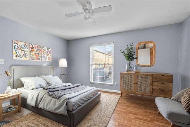 Building Photo - 5667 Kingsport Dr