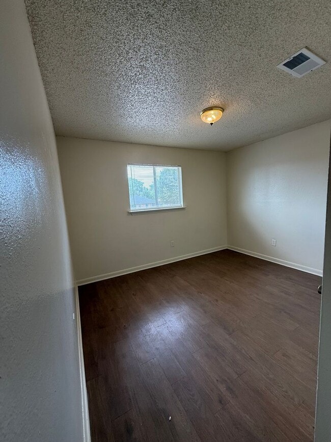 Building Photo - 9018 GSRI Ave