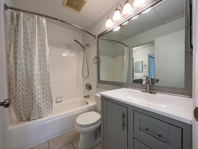 Building Photo - 480 Kenolio Rd