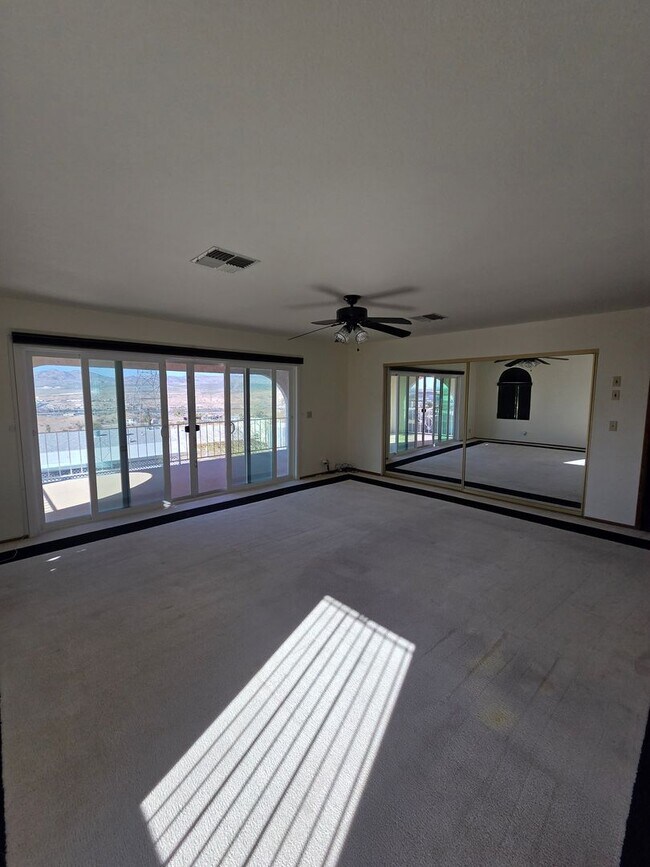 Building Photo - One of Kind 3 bed/2.5 bath home with 3 car attached garage located in BHC.