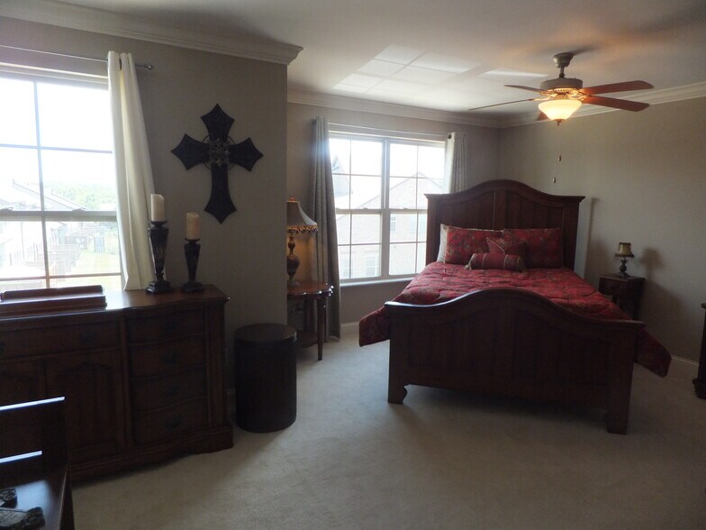 Building Photo - 419 Waterbrook Dr