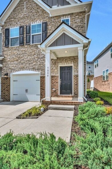 Building Photo - 5084 Dayflower Dr