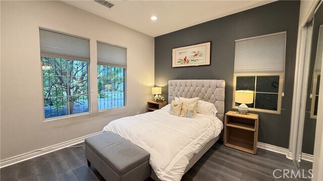 Building Photo - 57 Interlude