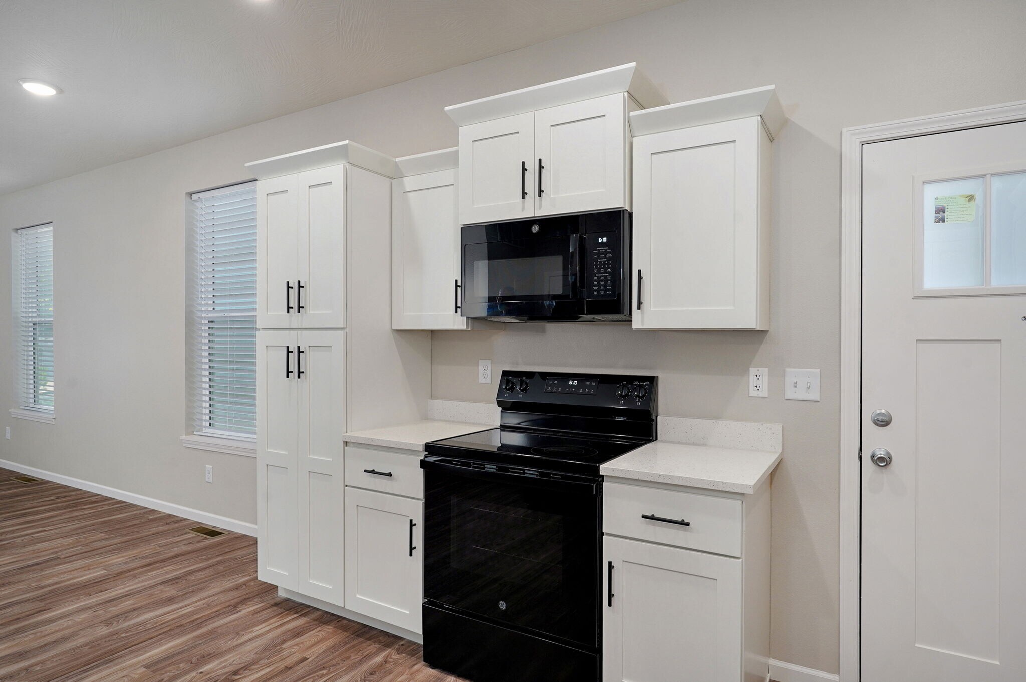 Building Photo - 319 S Florence Ave