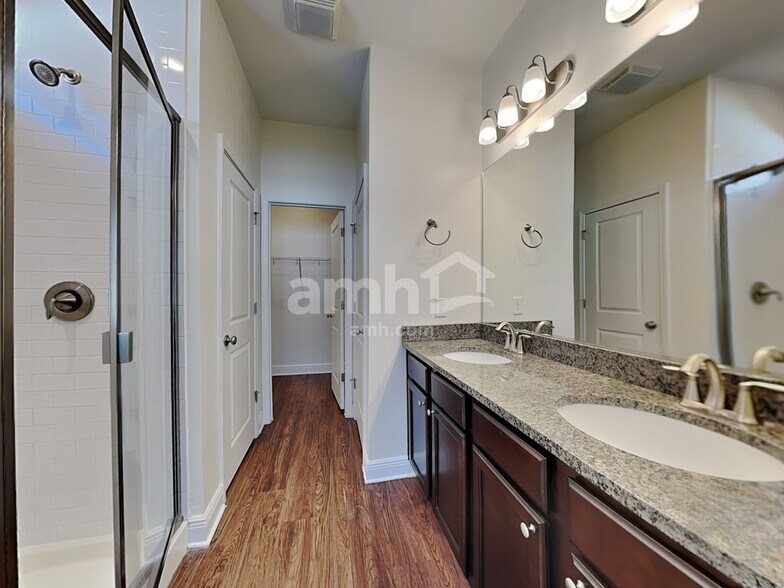 Building Photo - 1312 Celery Ave