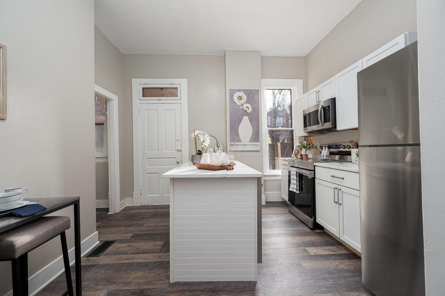 Kitchen - 1256 Neil Ave