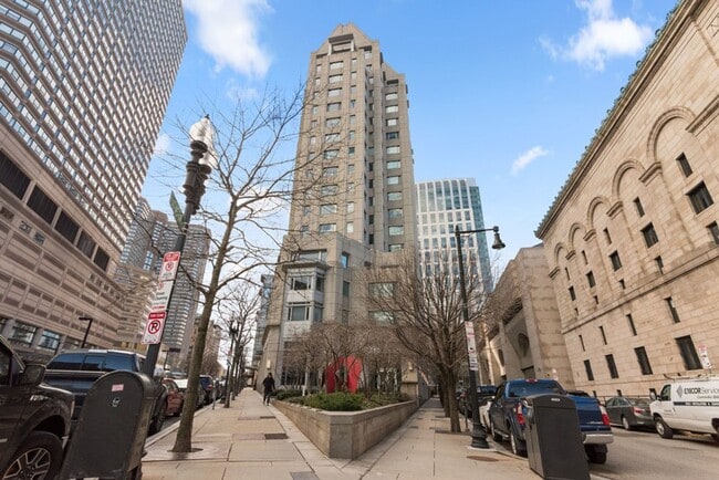 Building Photo - Elegant Back Bay Living in Full-Service La...