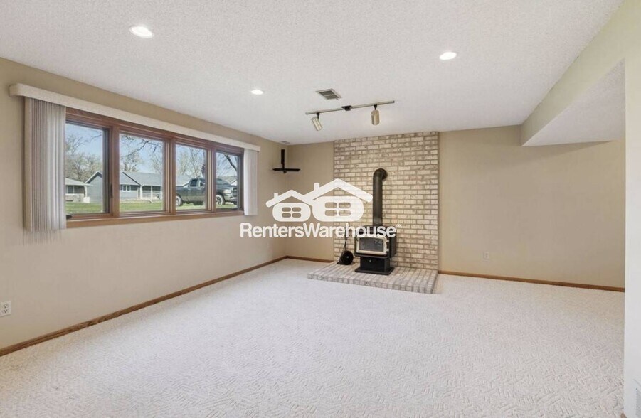 Building Photo - 832 86th Ln NW
