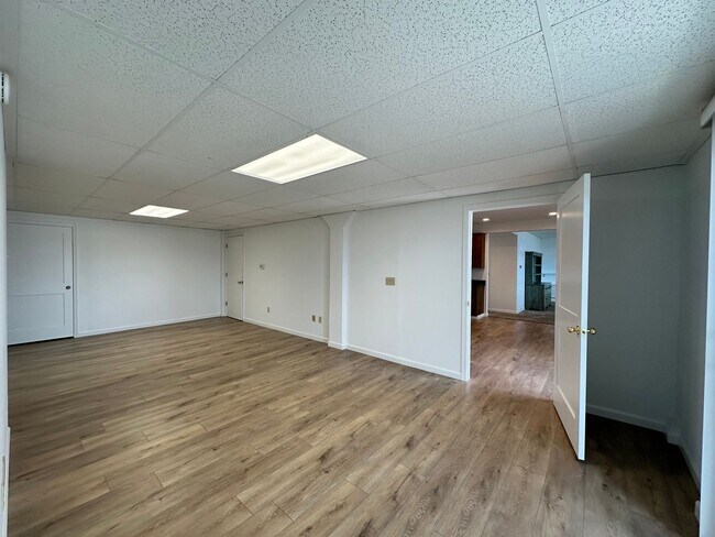 Building Photo - Vernon Rd-1911-Apartment