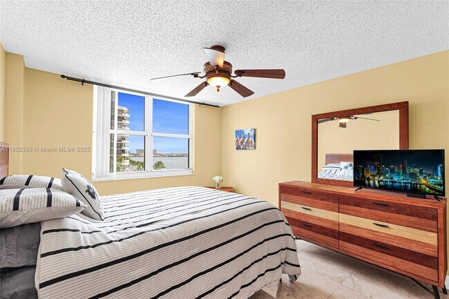 Building Photo - 770 Claughton Island Dr