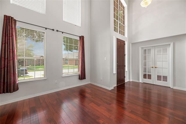 Building Photo - 9862 Red Cedar Dr