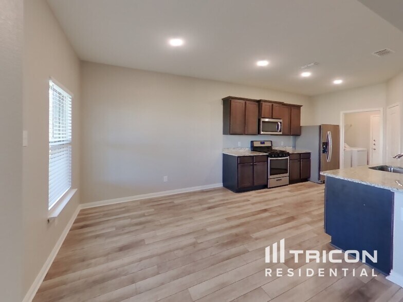Building Photo - 3109 Chillingham Dr