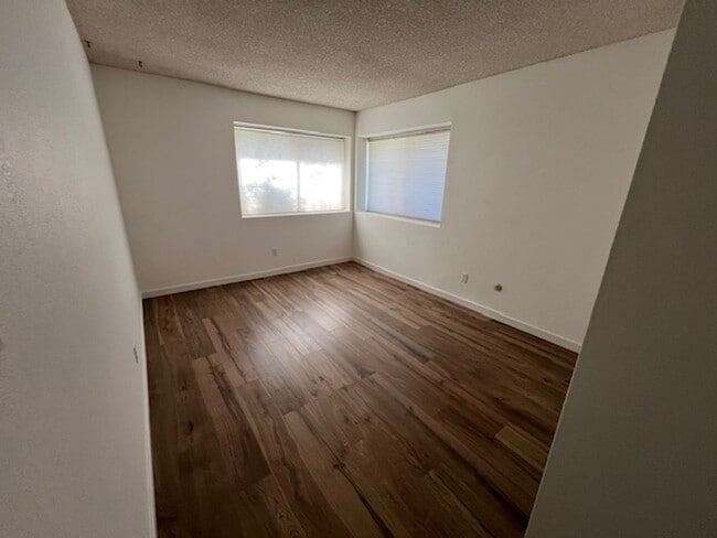 Building Photo - 1285 43rd Ave